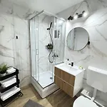 Thea Apartment *